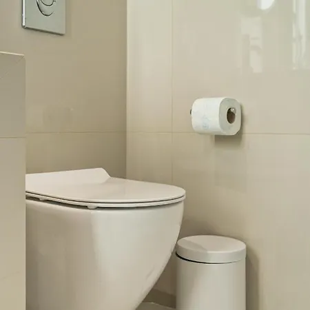 White Armonia Apartman *