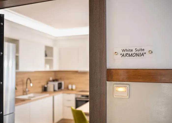 White Armonia Apartament *