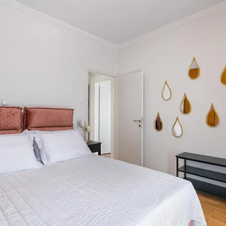 White Armonia Appartement *