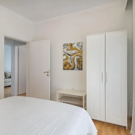 White Armonia Appartement *